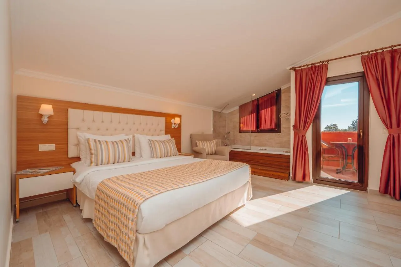 Sundia By Liberty Suncity Oludeniz 4*,