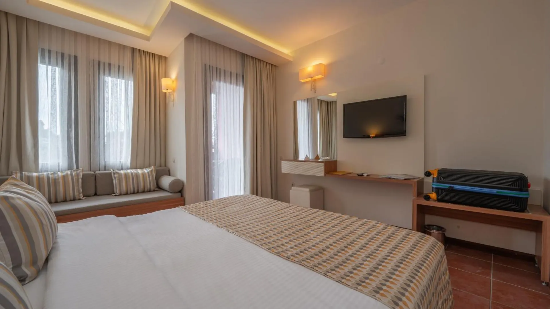 Sundia By Liberty Suncity Oludeniz 4*,