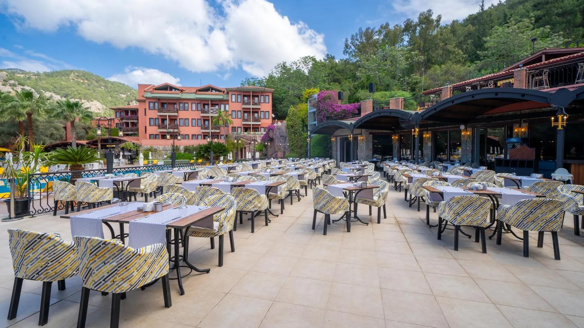 Sundia By Liberty Suncity Oludeniz 4*,